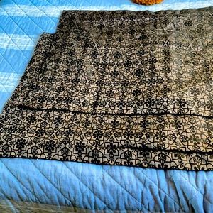 King size shams in beautiful chocolate brown print.